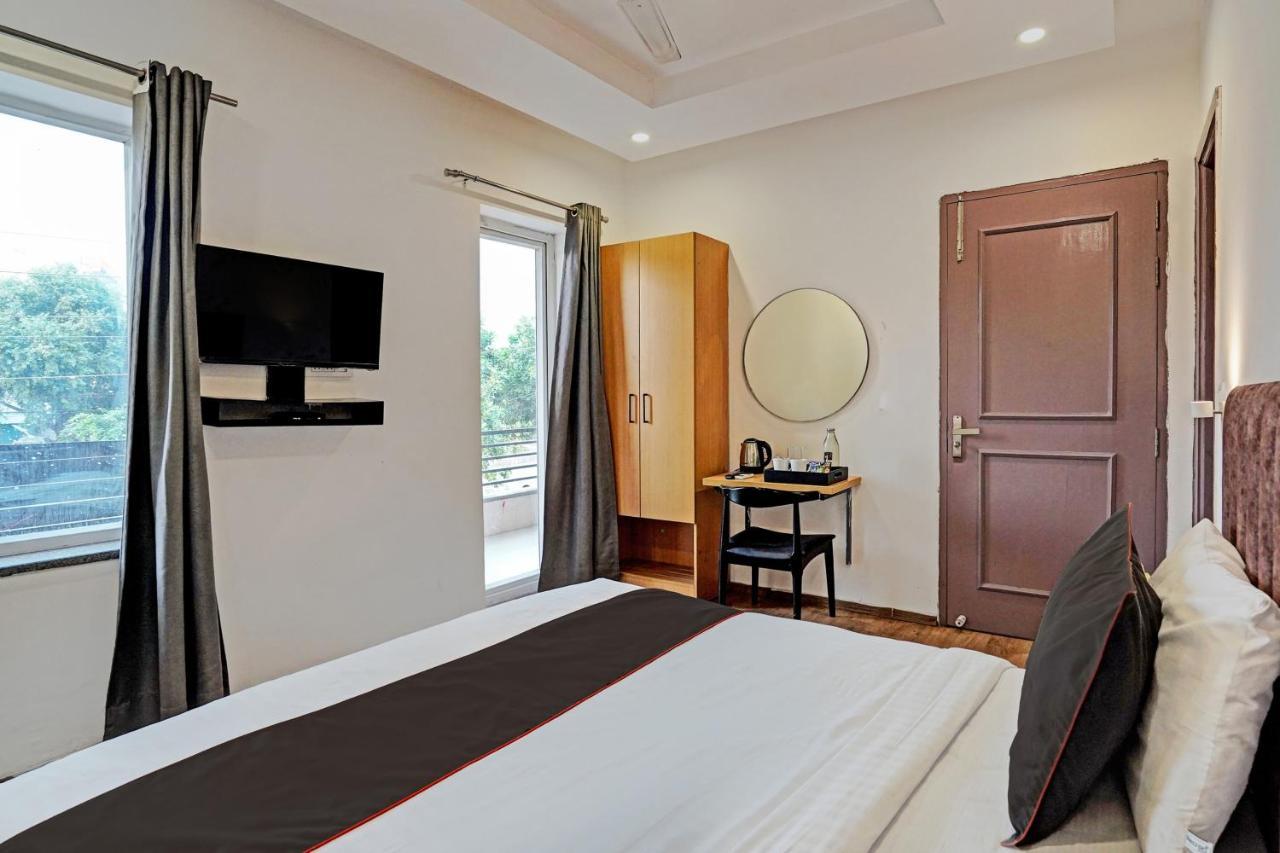 Super Townhouse Sector 57 Near Bestech Central Square Mall Gurgaon Exterior foto