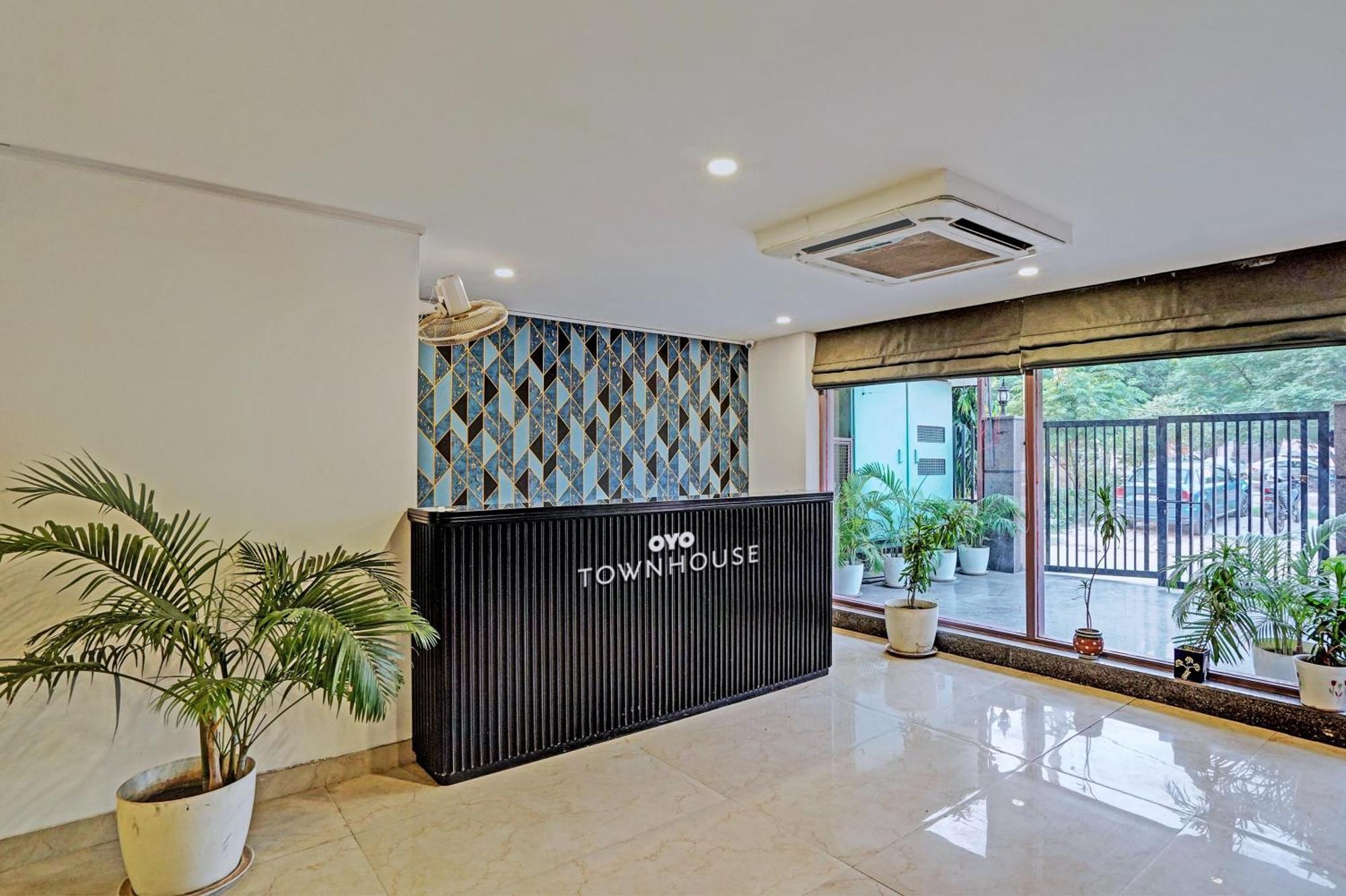 Super Townhouse Sector 57 Near Bestech Central Square Mall Gurgaon Exterior foto
