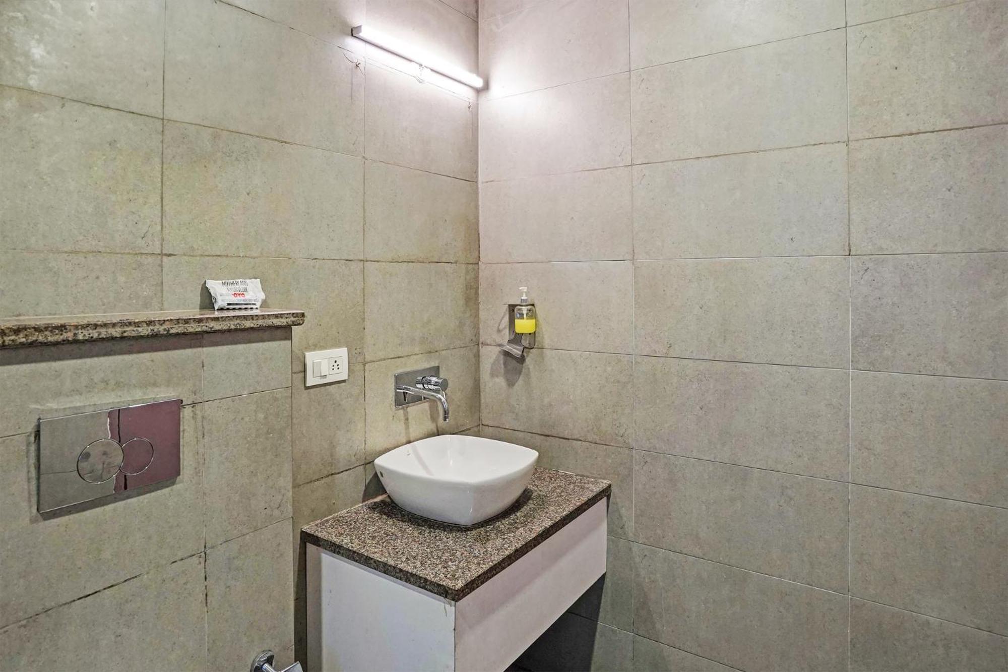 Super Townhouse Sector 57 Near Bestech Central Square Mall Gurgaon Exterior foto